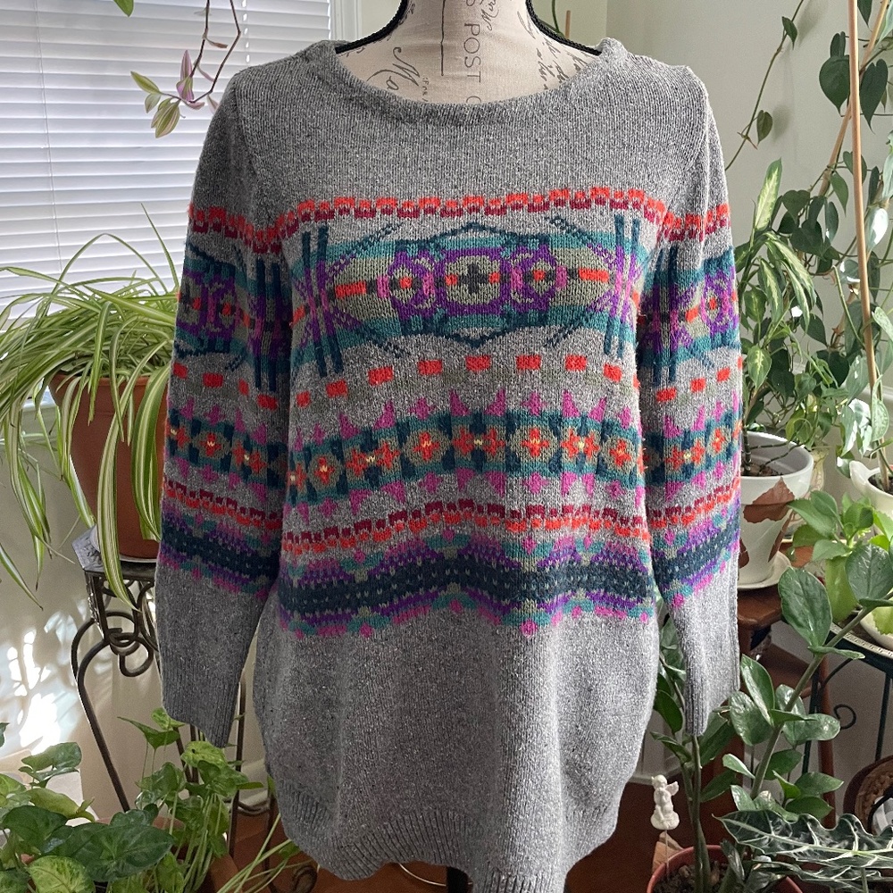 Abstract design sweater sz XL